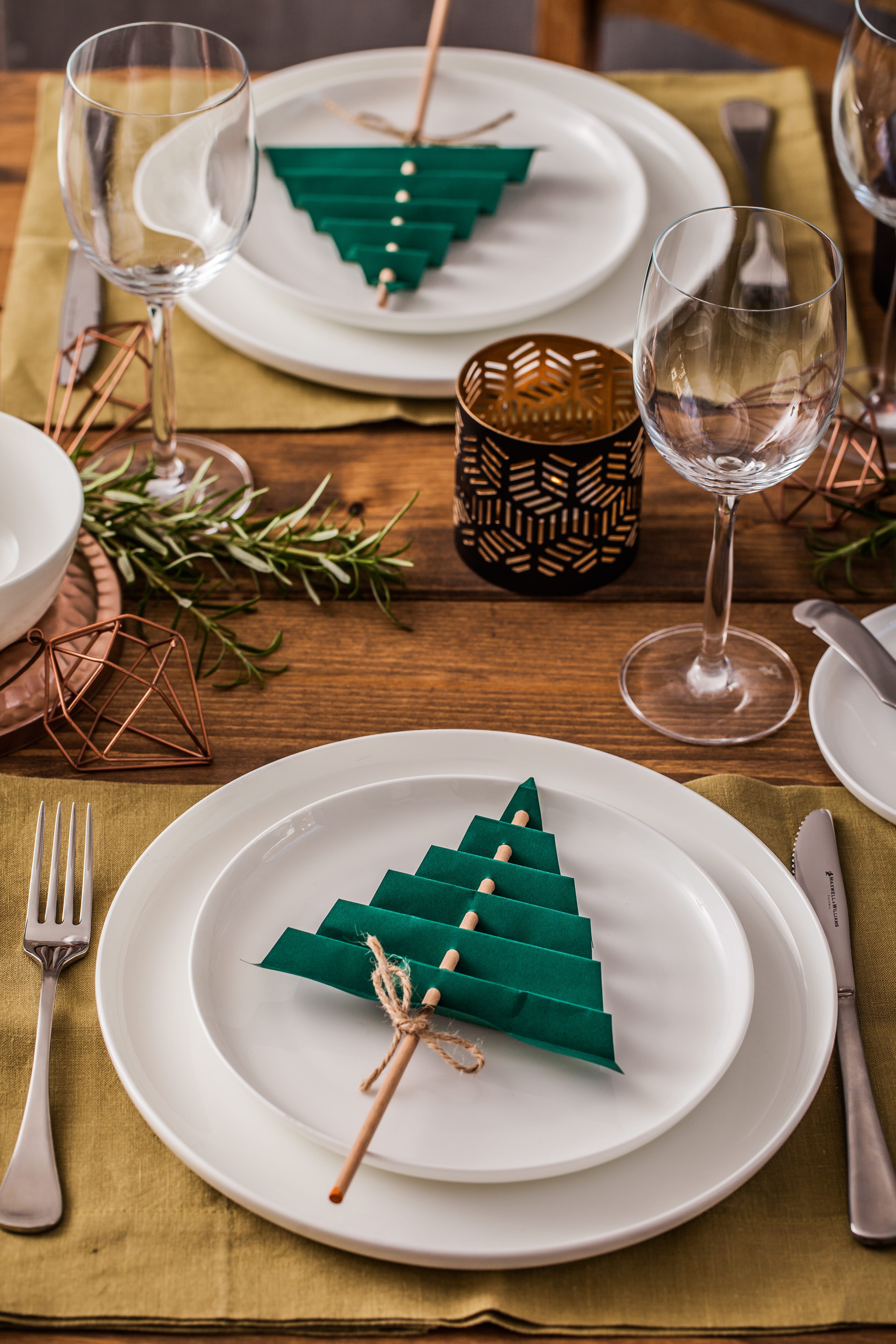 Weihnachtliche Tischdeko Elegant – Caseconrad.com
